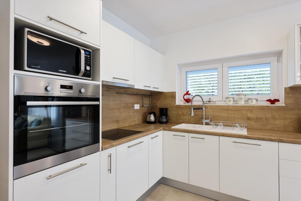 Apartment Puntamika Villa De Rosa - Ground Floor زادار المظهر الخارجي الصورة