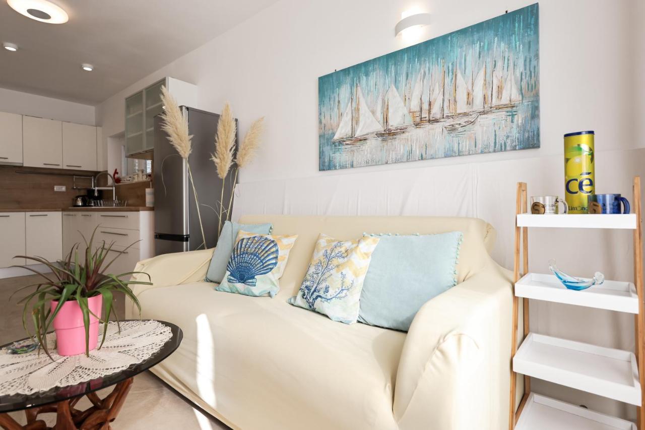 Apartment Puntamika Villa De Rosa - Ground Floor زادار المظهر الخارجي الصورة