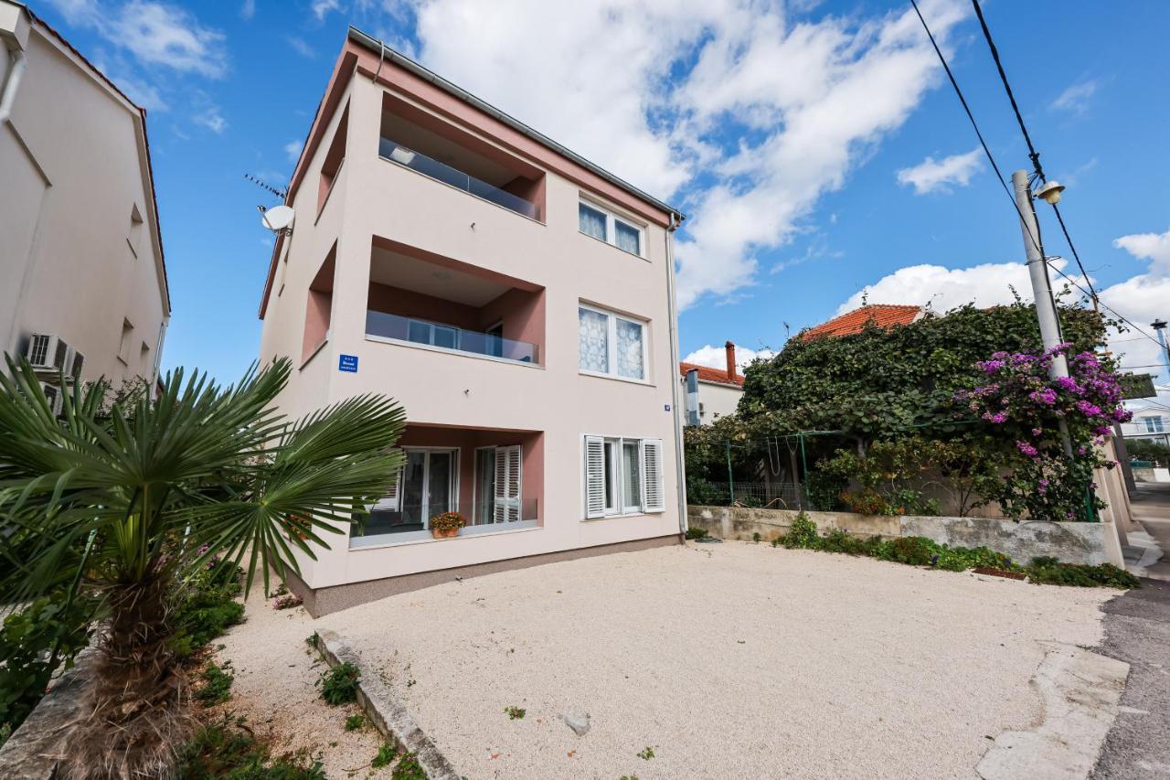 Apartment Puntamika Villa De Rosa - Ground Floor زادار المظهر الخارجي الصورة